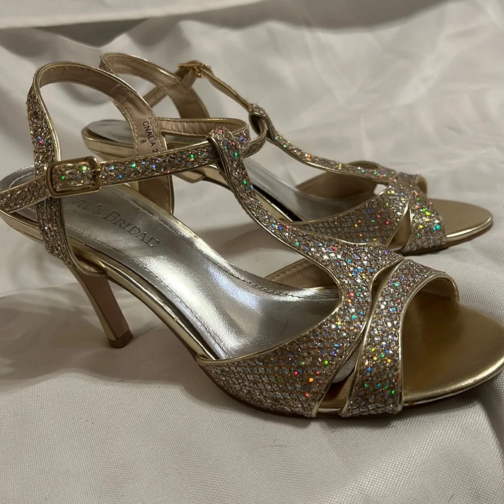 David’s bridal golden heels - Picture 1 of 7